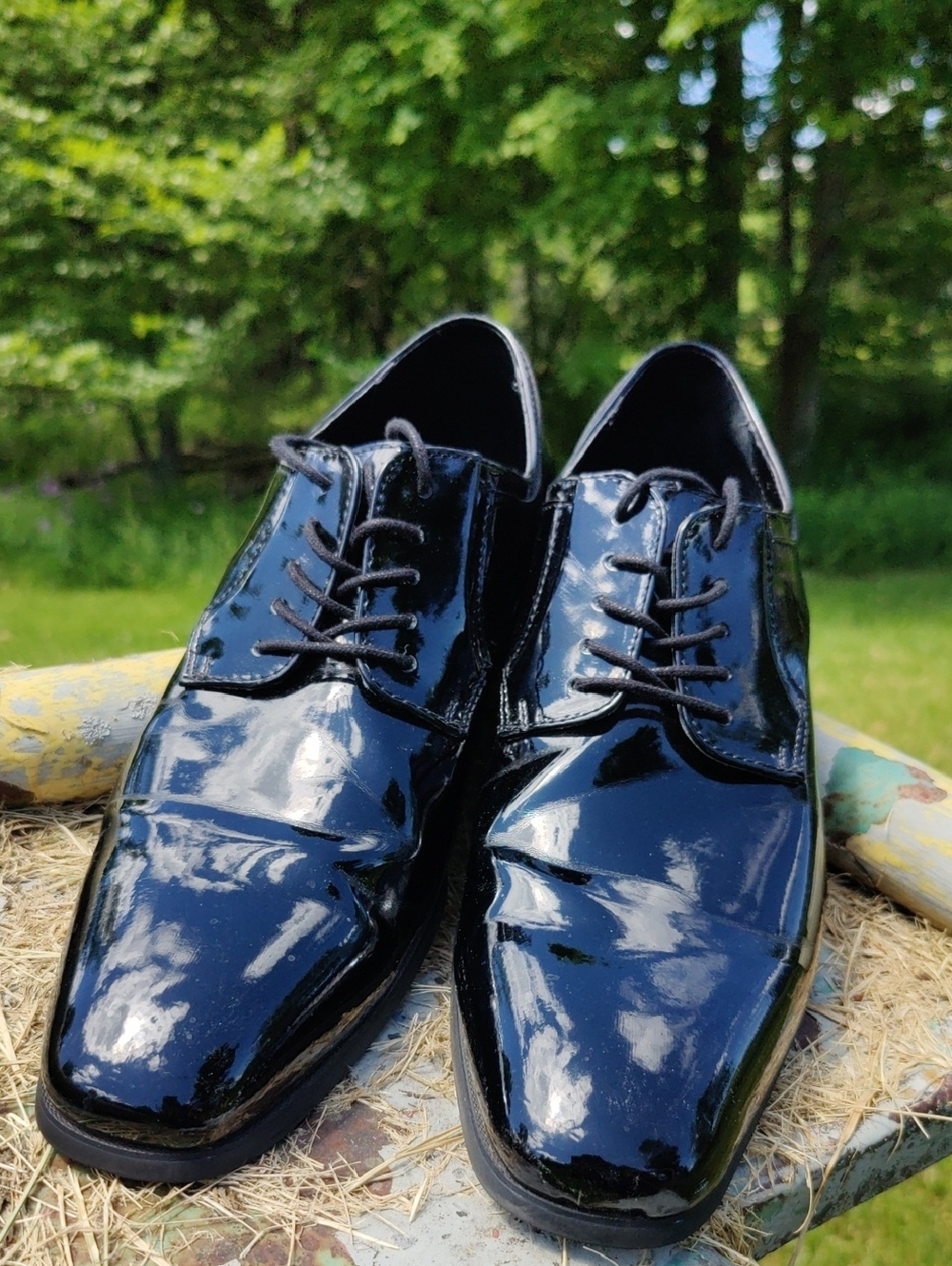 Calvin Klein Men's Black Patent Lace-Up Oxfords